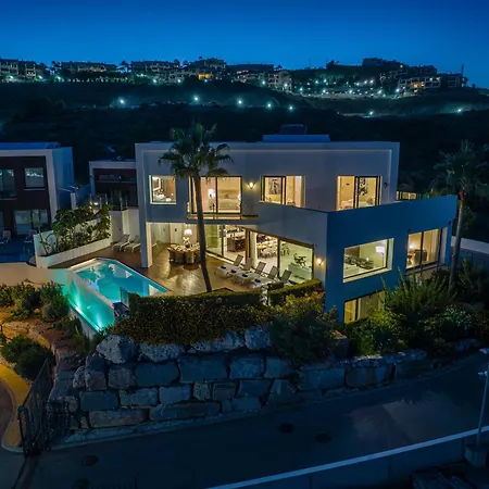 Willa Vacation Marbella I Paraiso The View, 6 Bdr, Modern Villa, Infinity Heated Pool, Gated Community, Cinema Room, Sea View, Golf Courses *
