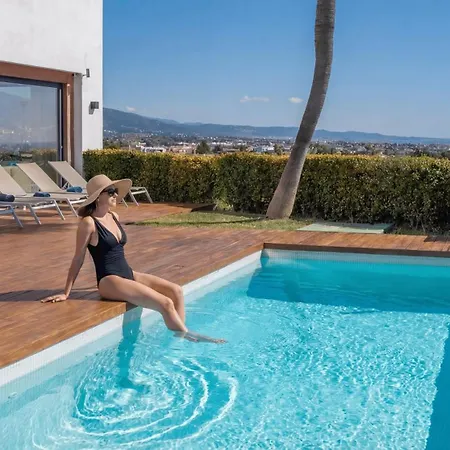 Willa Vacation Marbella I Paraiso The View, 6 Bdr, Modern Villa, Infinity Heated Pool, Gated Community, Cinema Room, Sea View, Golf Courses